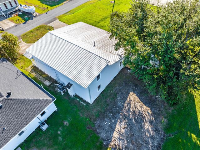 106 N Third St Street, Golden Meadow, LA 70357