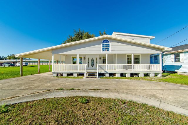 106 N Third St Street, Golden Meadow, LA 70357
