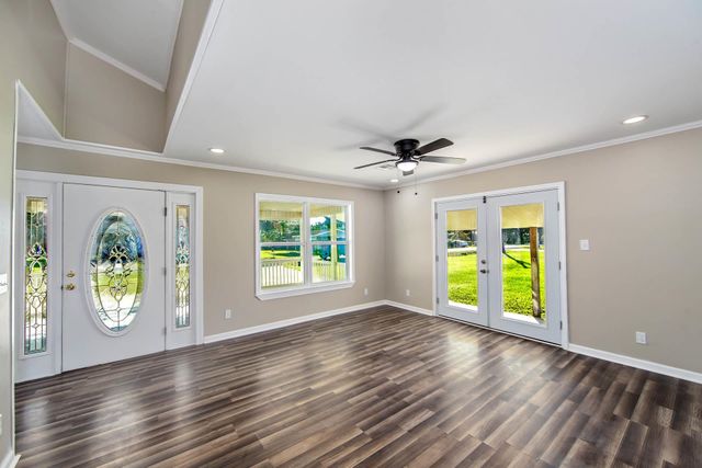 106 N Third St Street, Golden Meadow, LA 70357