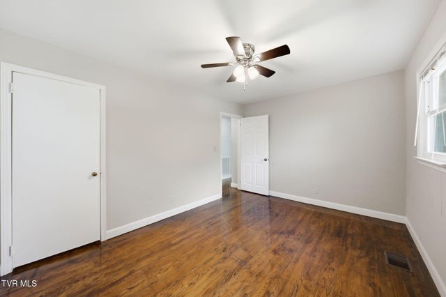 205 Pioneer Avenue, Johnson City, TN 37604