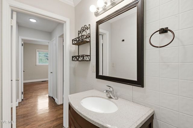 205 Pioneer Avenue, Johnson City, TN 37604