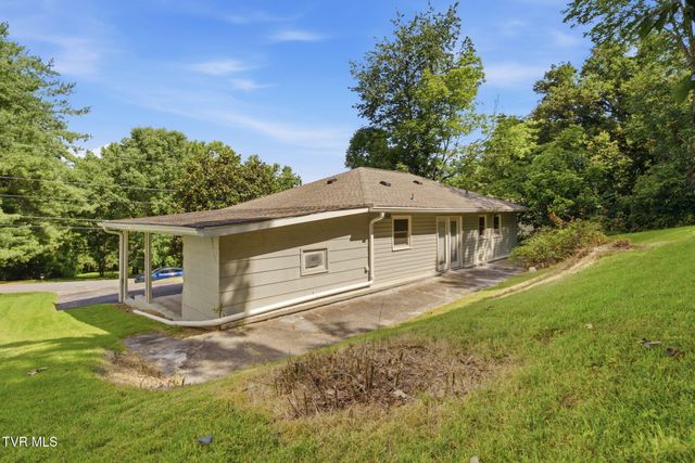 205 Pioneer Avenue, Johnson City, TN 37604
