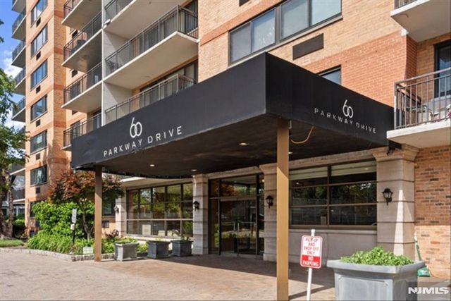 60 Parkway Drive 12A, East Orange, NJ 07017
