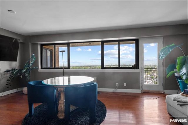 60 Parkway Drive 12A, East Orange, NJ 07017