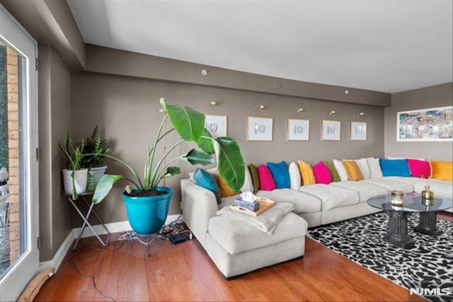 60 Parkway Drive 12A, East Orange, NJ 07017