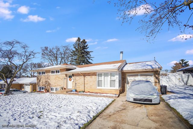 113 APRIL Lane, North Aurora, IL 60542