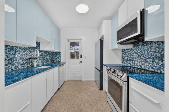 1805 N Dixie Highway, Fort Lauderdale, FL 33305