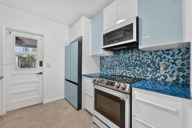 1805 N Dixie Highway, Fort Lauderdale, FL 33305