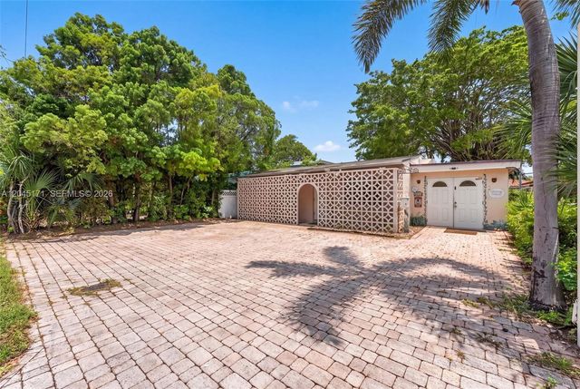 1805 N Dixie Highway, Fort Lauderdale, FL 33305