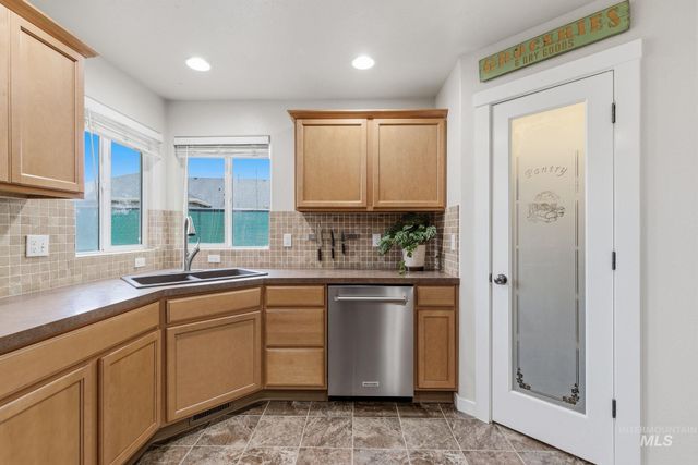 7919 E Toussand Dr., Nampa, ID 83687