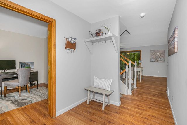 10 Shelly Drive, Pelham, NH 03076