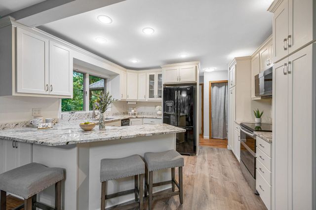10 Shelly Drive, Pelham, NH 03076