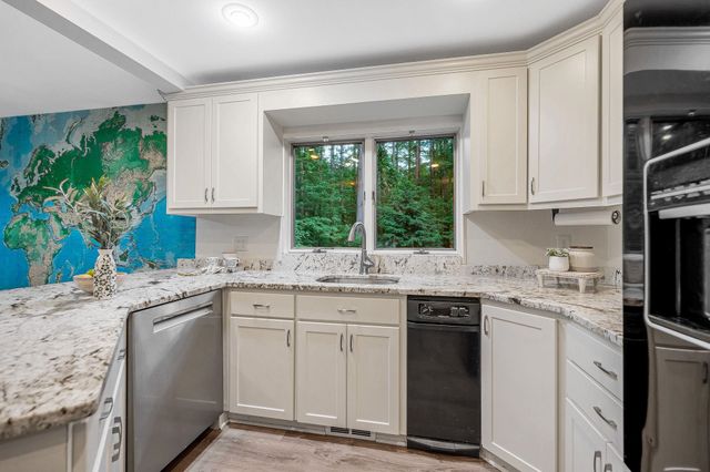 10 Shelly Drive, Pelham, NH 03076