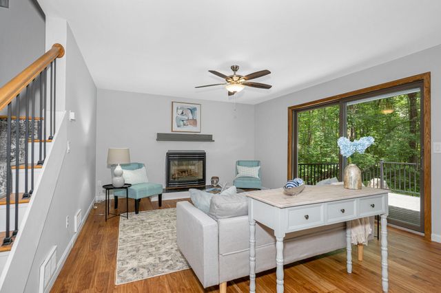 10 Shelly Drive, Pelham, NH 03076