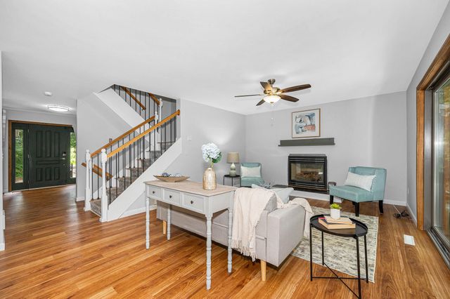 10 Shelly Drive, Pelham, NH 03076