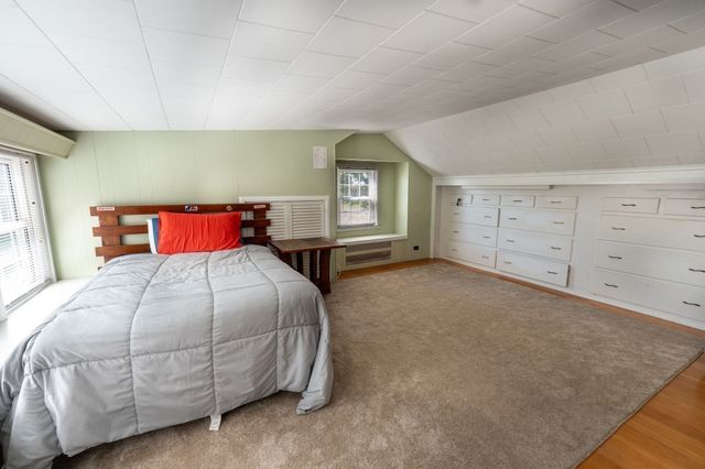 15 Hiller Ave, Fairhaven, MA 02719