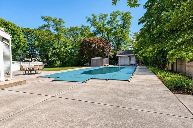 15 Hiller Ave, Fairhaven, MA 02719