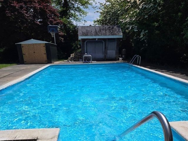 15 Hiller Ave, Fairhaven, MA 02719