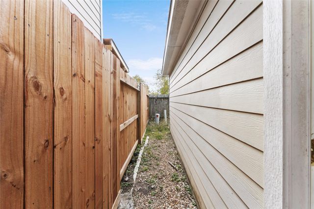 12619 Ashford River, Houston, TX 77072