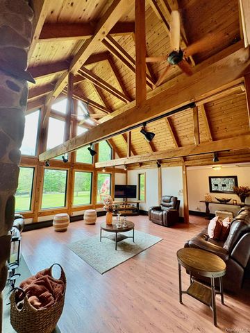92 Twinshaven Road, Napanoch, NY 12458