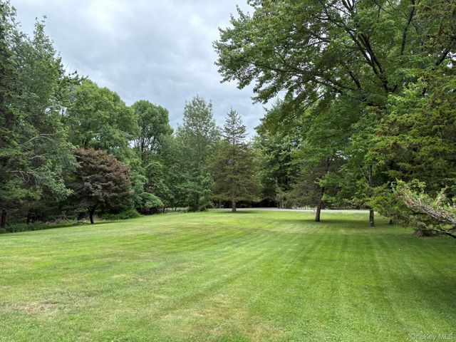 92 Twinshaven Road, Napanoch, NY 12458