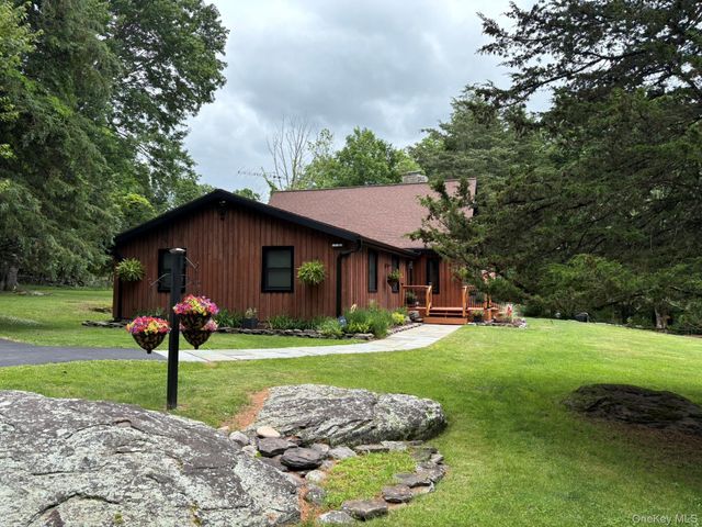 92 Twinshaven Road, Napanoch, NY 12458