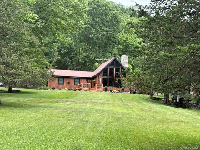 92 Twinshaven Road, Napanoch, NY 12458