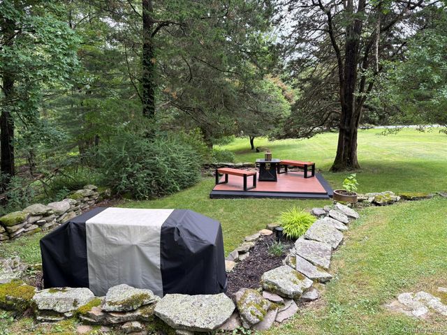 92 Twinshaven Road, Napanoch, NY 12458