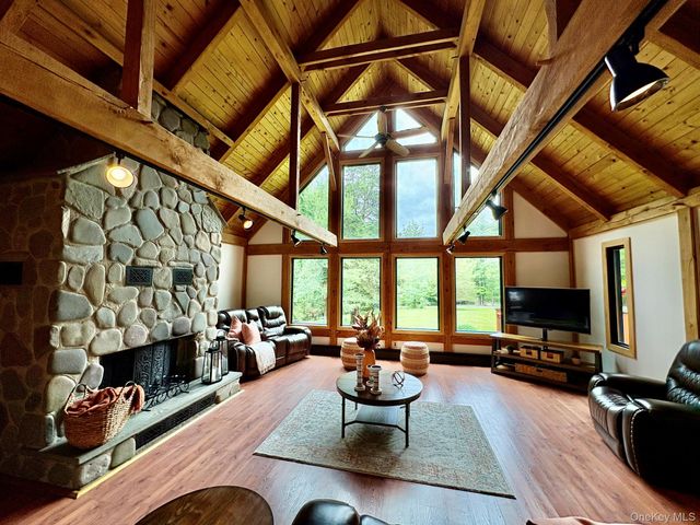 92 Twinshaven Road, Napanoch, NY 12458