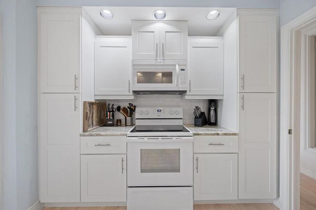 11875 Pebblewood Drive 201, Wellington, FL 33414