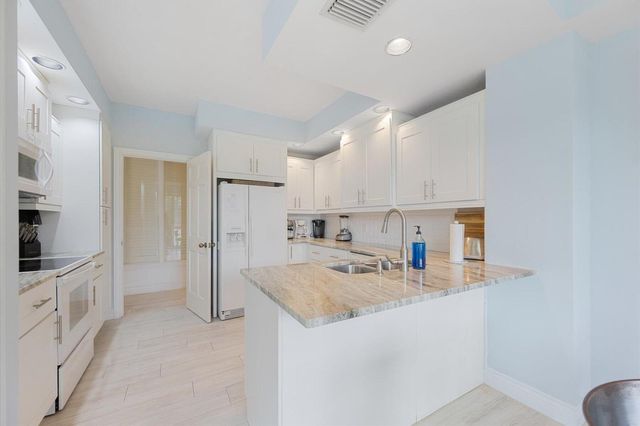 11875 Pebblewood Drive 201, Wellington, FL 33414