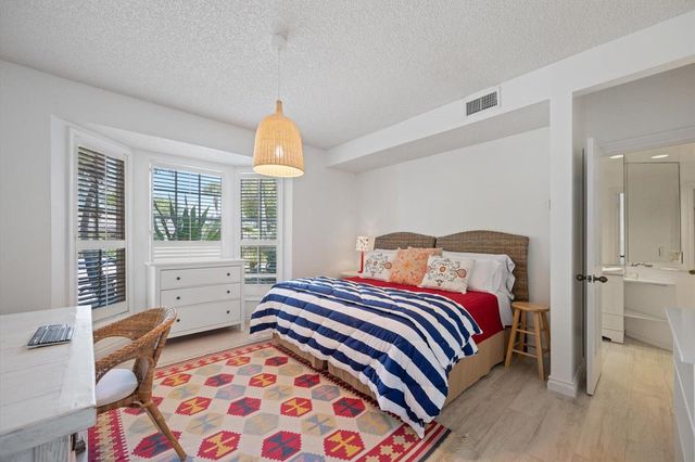 11875 Pebblewood Drive 201, Wellington, FL 33414