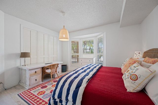 11875 Pebblewood Drive 201, Wellington, FL 33414