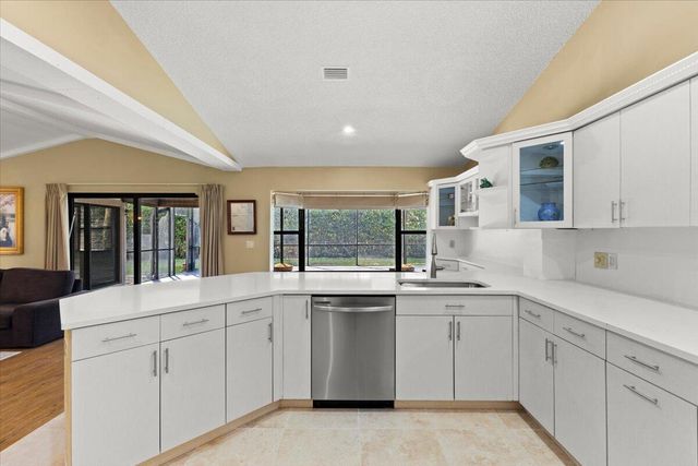 2350 NW 105th Terrace, Coral Springs, FL 33065