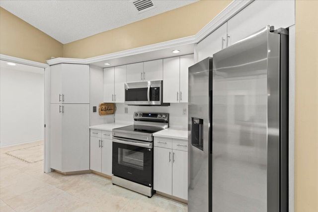 2350 NW 105th Terrace, Coral Springs, FL 33065