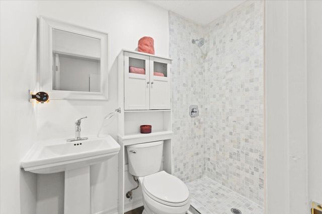 2350 NW 105th Terrace, Coral Springs, FL 33065