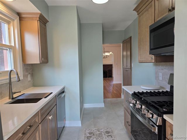 2239 22ND 22nd Street, Wyandotte, MI 48192