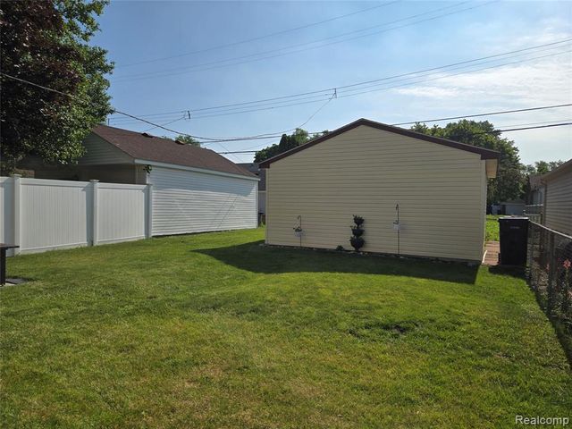 2239 22ND 22nd Street, Wyandotte, MI 48192