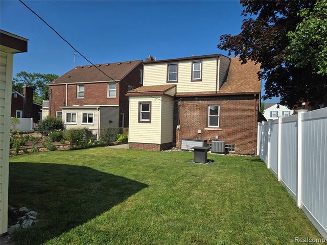 2239 22ND 22nd Street, Wyandotte, MI 48192