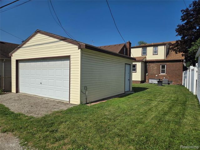 2239 22ND 22nd Street, Wyandotte, MI 48192
