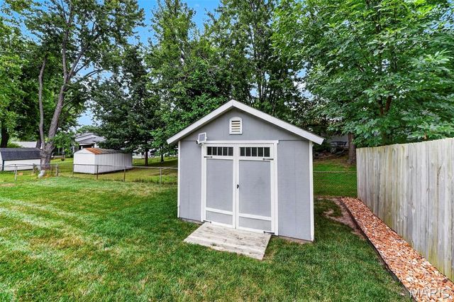 17 Debbie Drive, St Peters, MO 63376