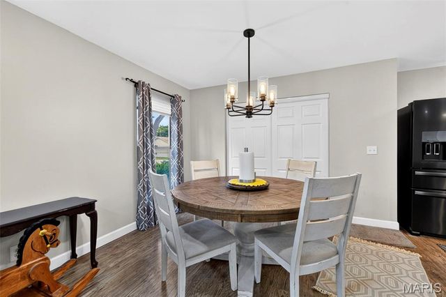 17 Debbie Drive, St Peters, MO 63376