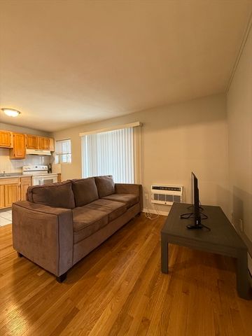 565 Hyde Park Ave. 5, Boston, MA 02131