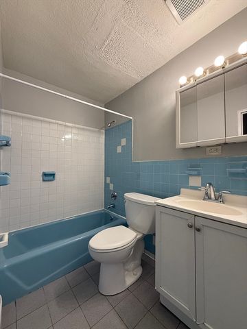 565 Hyde Park Ave. 5, Boston, MA 02131