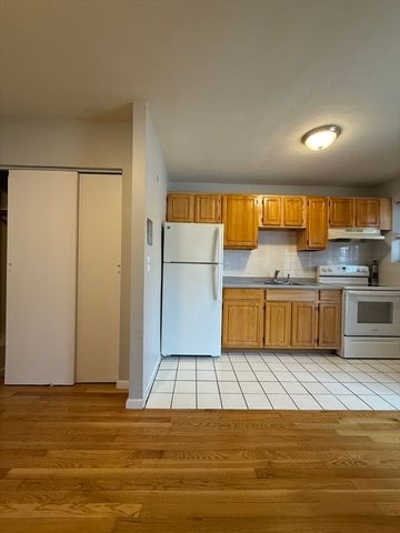 565 Hyde Park Ave. 5, Boston, MA 02131