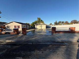 8865 Main, Jurupa Valley, CA 92509