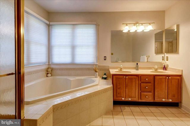 5764 OYSTER BAY DR, Eldersburg, MD 21784