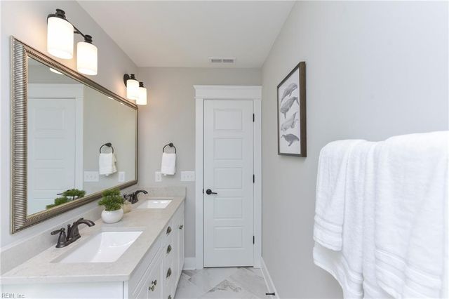 1418 Wharf Hill DR, Smithfield, VA 23430