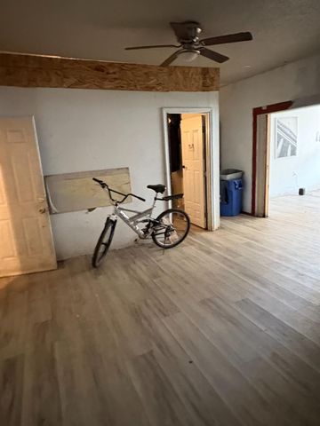 611 E Kearney Boulevard, Fresno, CA 93706