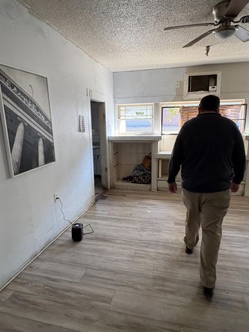 611 E Kearney Boulevard, Fresno, CA 93706